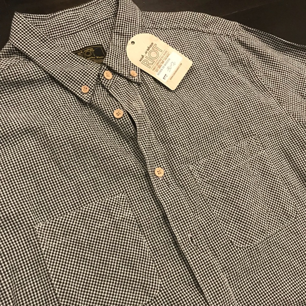 🆕 Riot Button Down